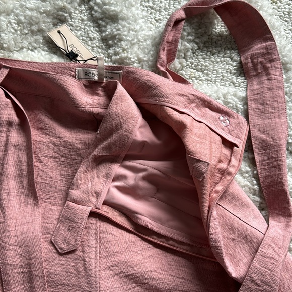 BCBG PANTS. SUPER LIGHTWEIGHT. Inseam 27.5 , 32 waist - Picture 4 of 5